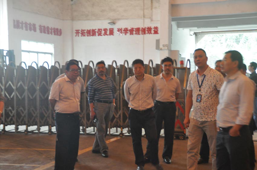 四川省乐山峨边县领导一行莅临好色先生TV传媒参观指导